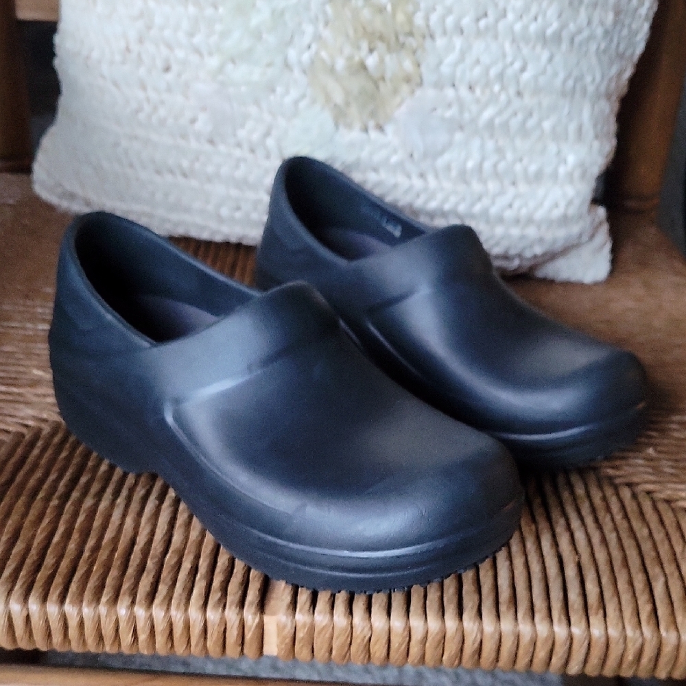 Crocs Neria Pro II Work Clog, black, size 6